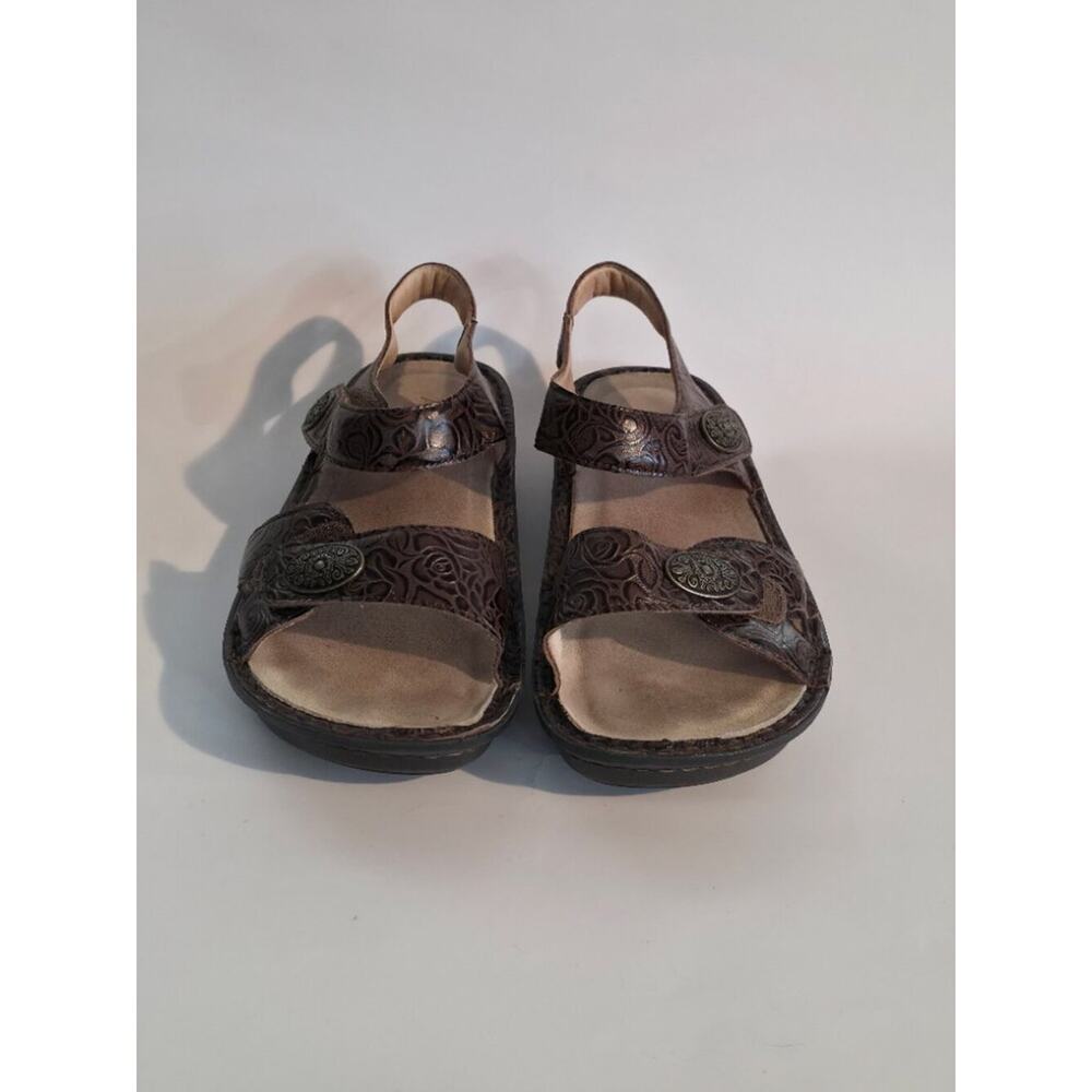 Algeria Brown Embossed Sandals